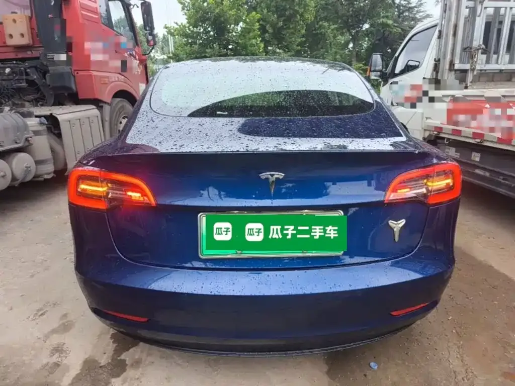 Tesla Model 3 — фото 10