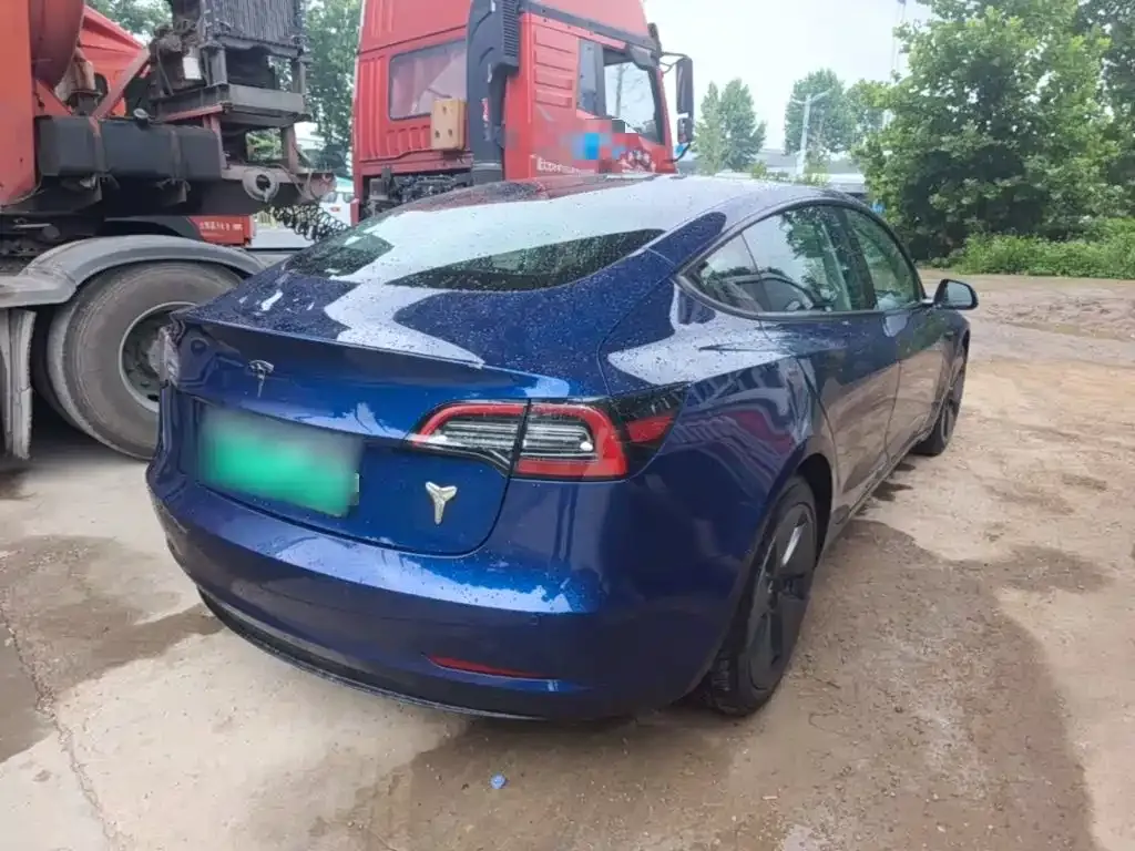 Tesla Model 3 — фото 4