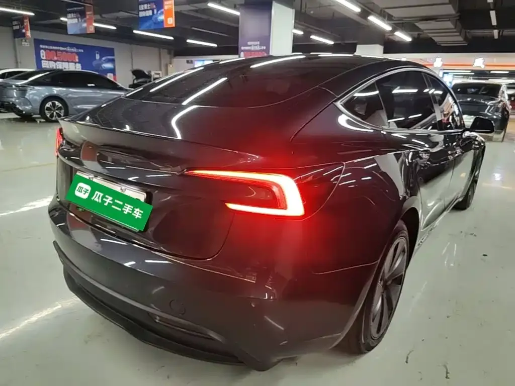 Tesla Model 3 — фото 4