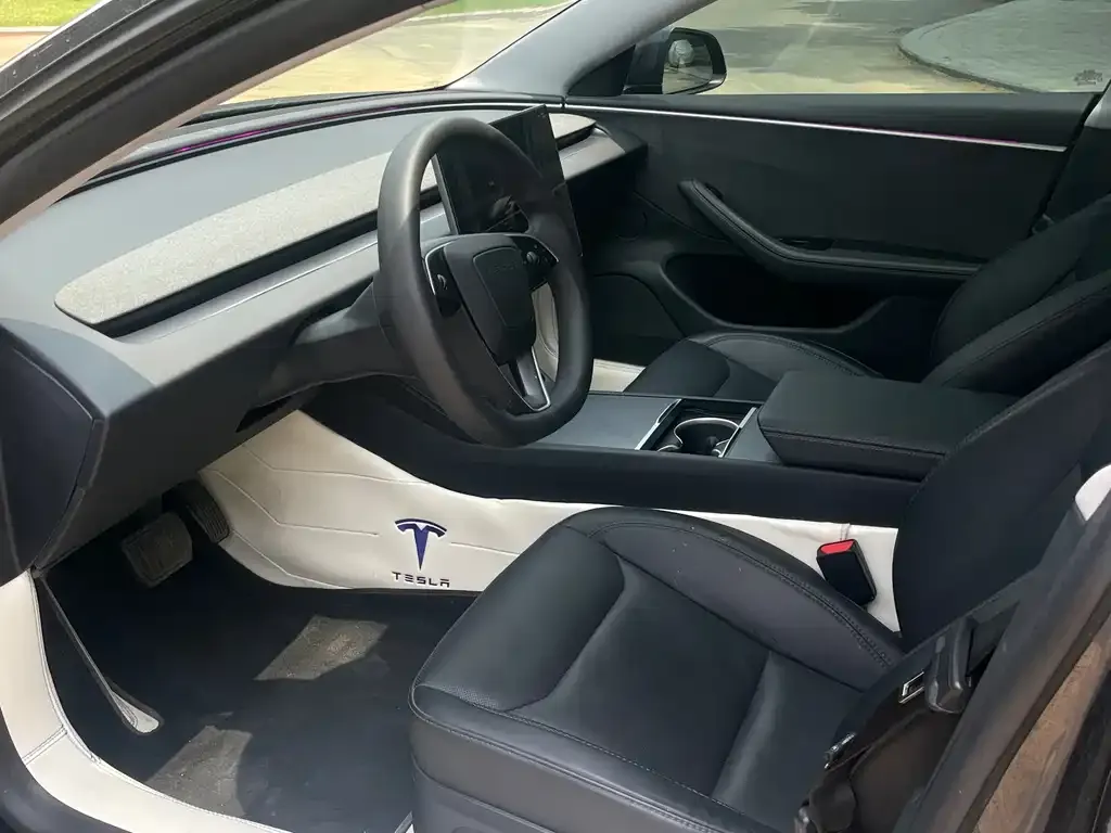 Tesla Model 3 — фото 5