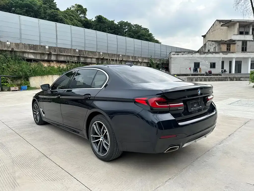 BMW 5 Series — фото 2