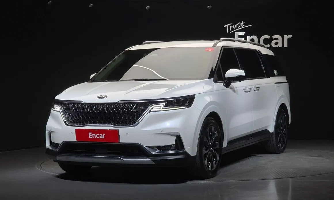 Kia Carnival — фото 1