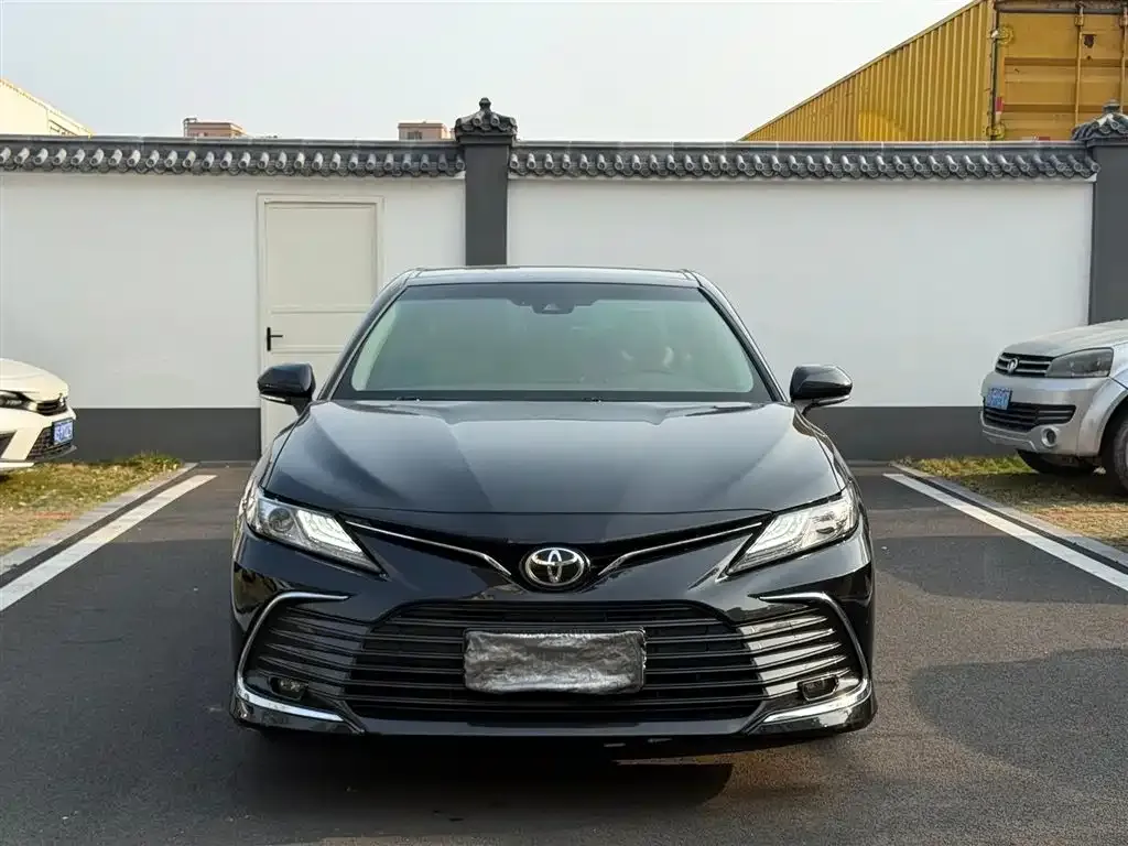 Toyota Camry — фото 8