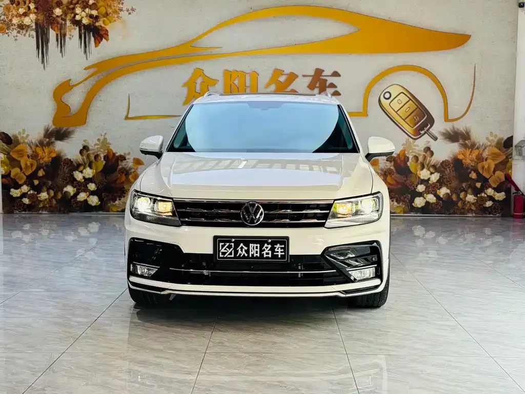 Volkswagen Tiguan L — фото 4