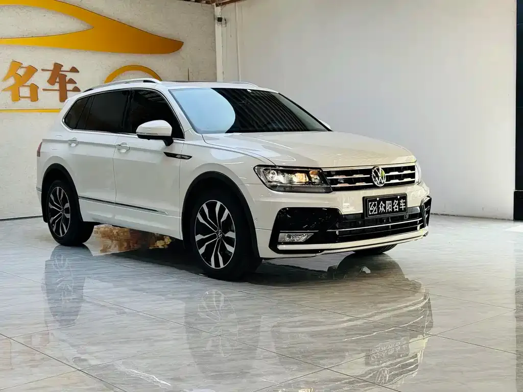 Volkswagen Tiguan L — фото 3
