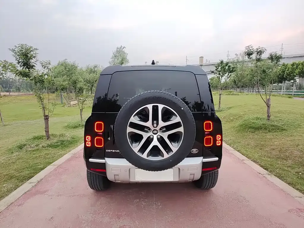 Land Rover Defender — фото 3