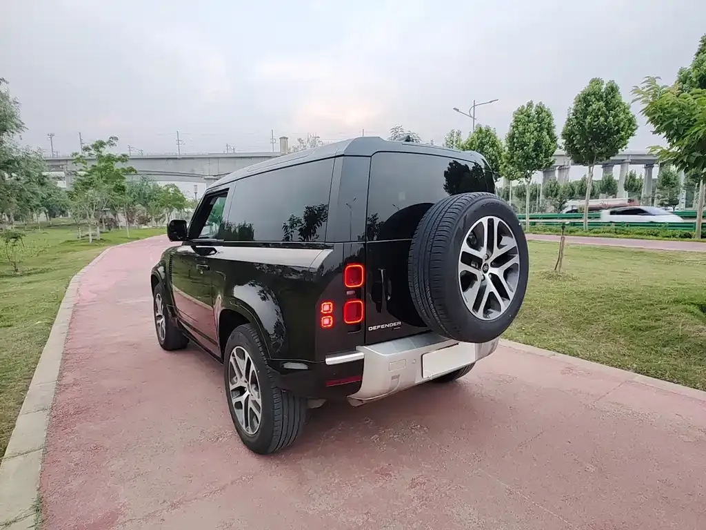 Land Rover Defender — фото 5