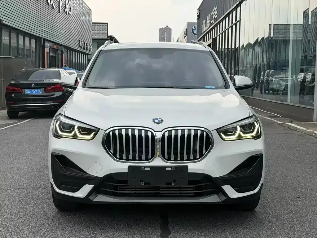 BMW X1 — фото 9