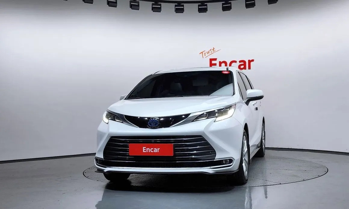 Toyota Sienna 2023 из KR, фото 3