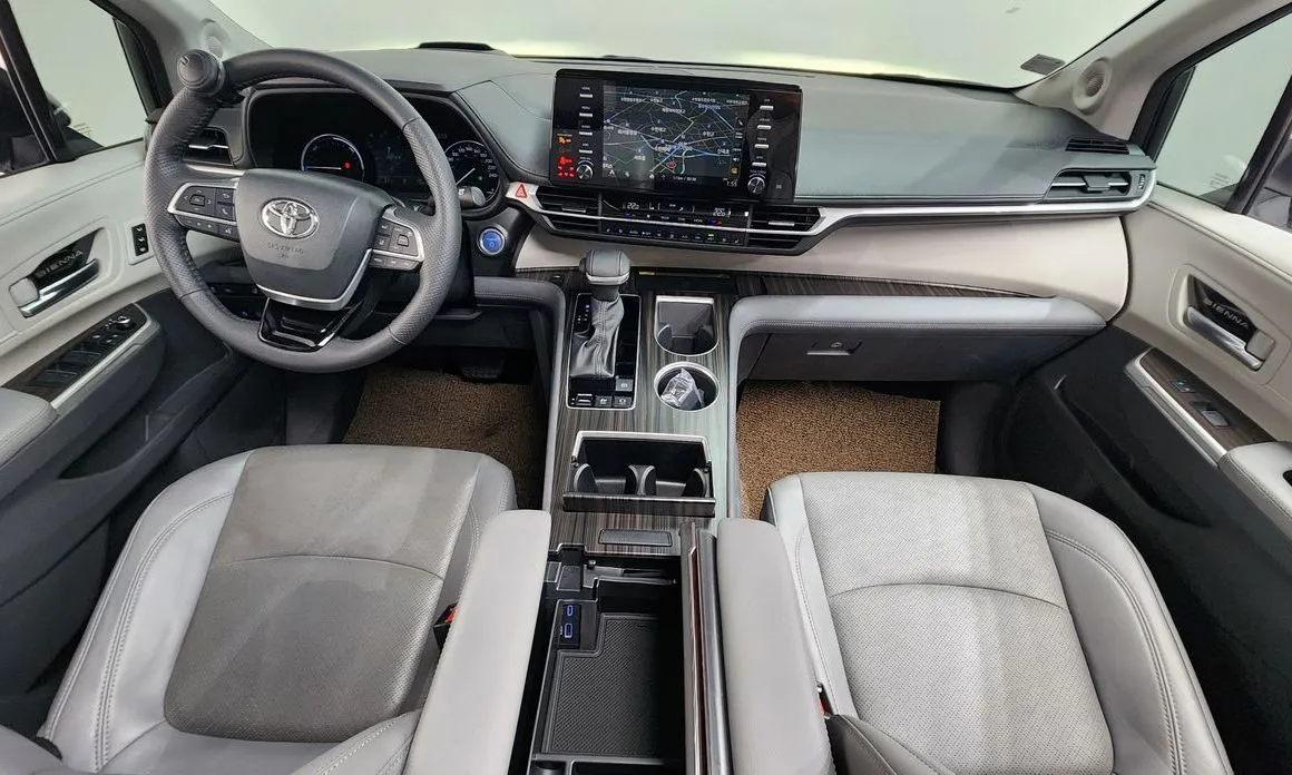 Toyota Sienna 2023 из KR, фото 9
