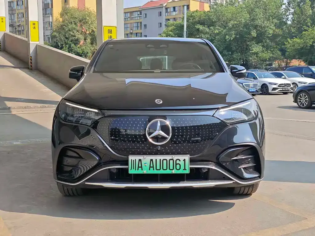 Mercedes-Benz EQE SUV — фото 10