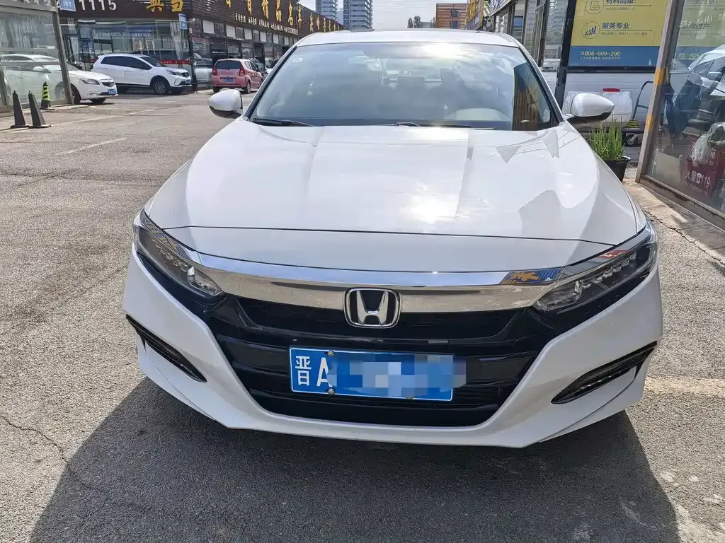 Honda Accord — фото 10