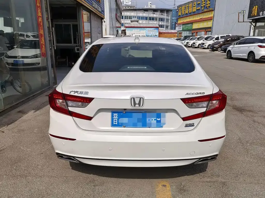 Honda Accord — фото 9