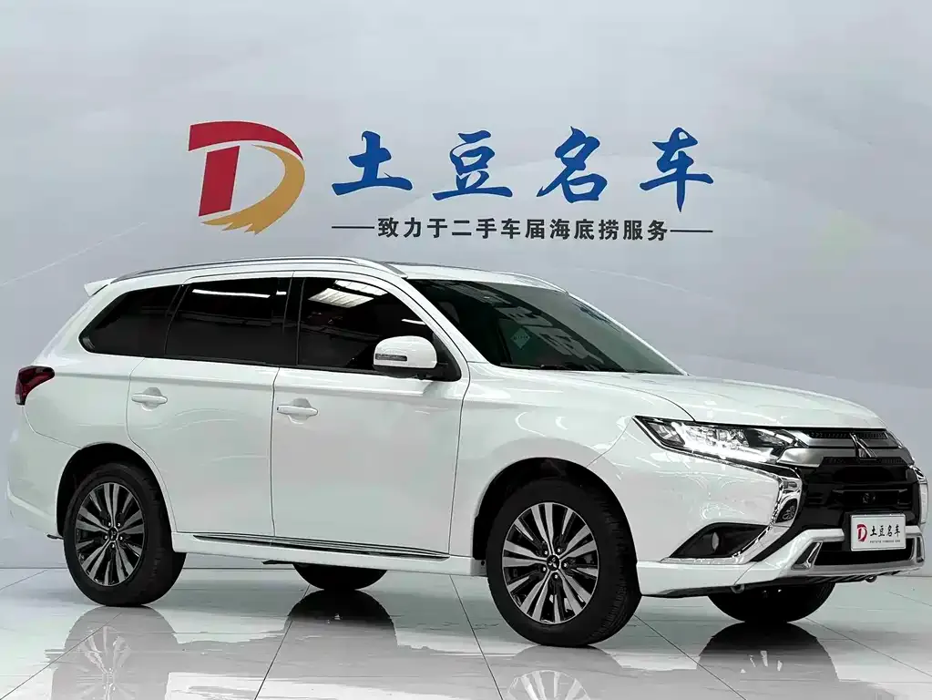 Mitsubishi Outlander — фото 2