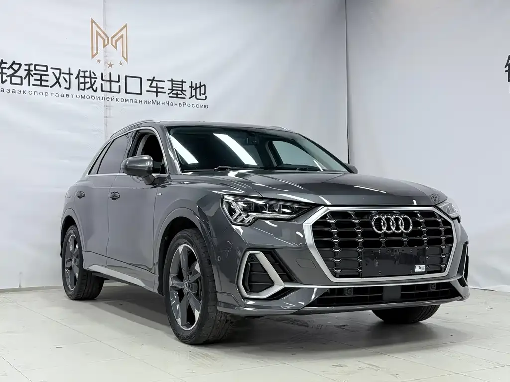 Audi Q3 — фото 10