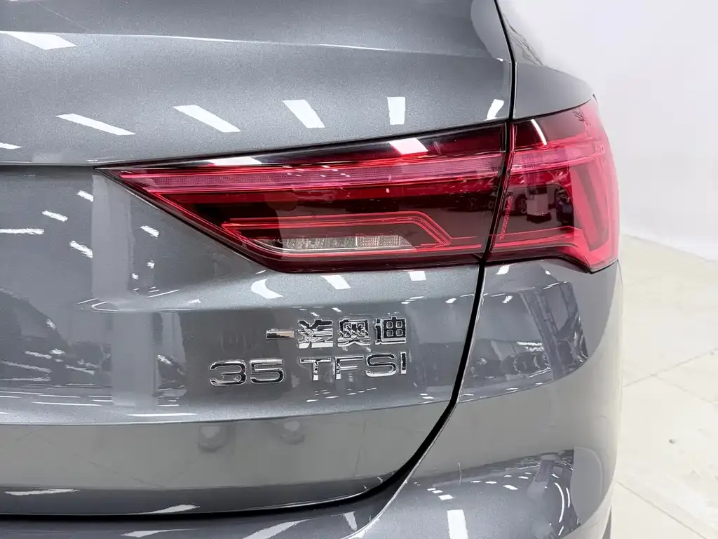 Audi Q3 — фото 5