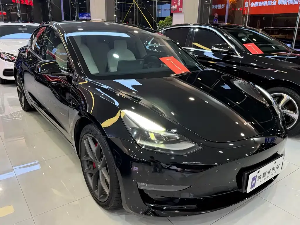 Tesla Model 3 — фото 5