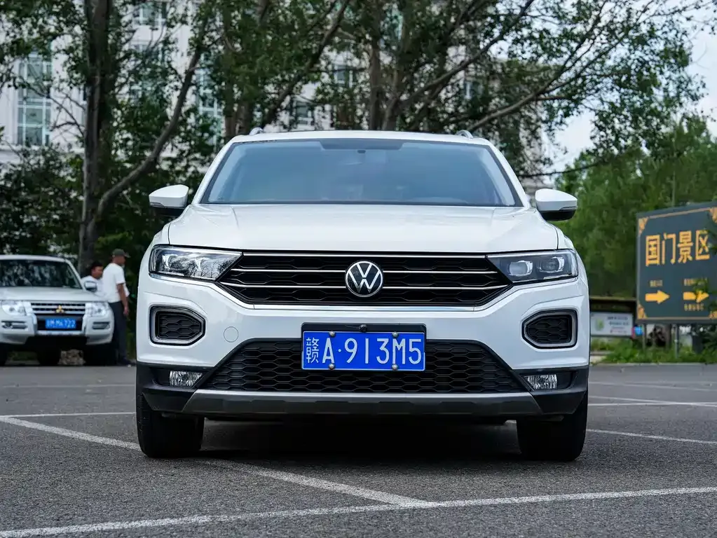 Volkswagen T-Roc — фото 8