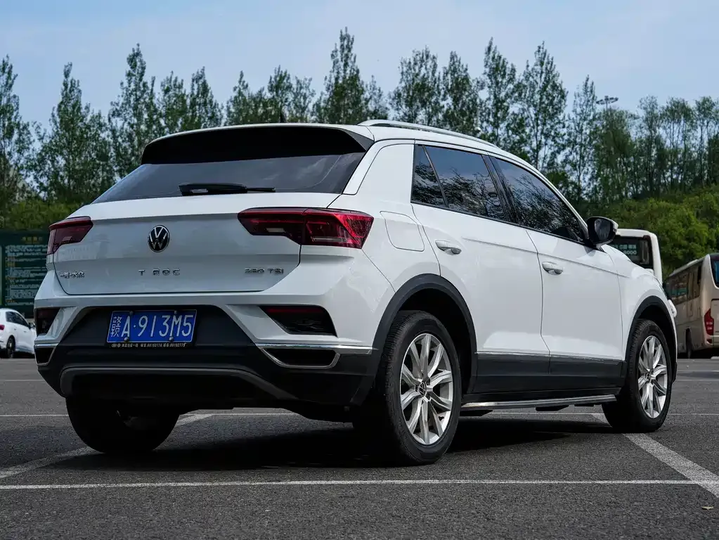 Volkswagen T-Roc — фото 6