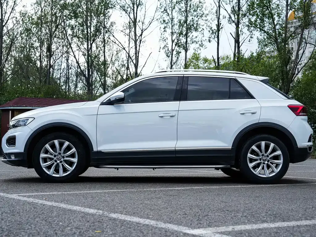 Volkswagen T-Roc — фото 9