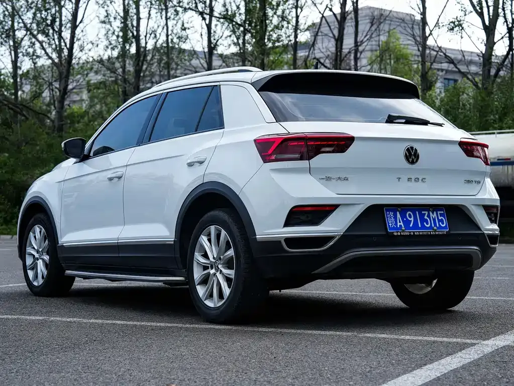 Volkswagen T-Roc — фото 10