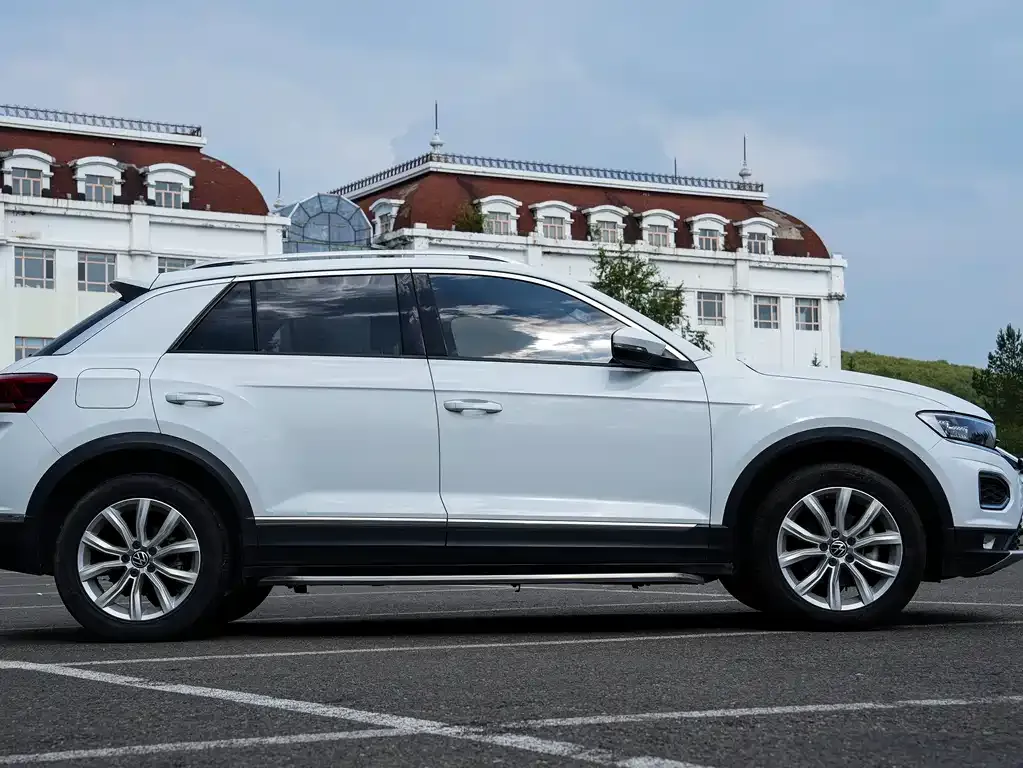 Volkswagen T-Roc — фото 4