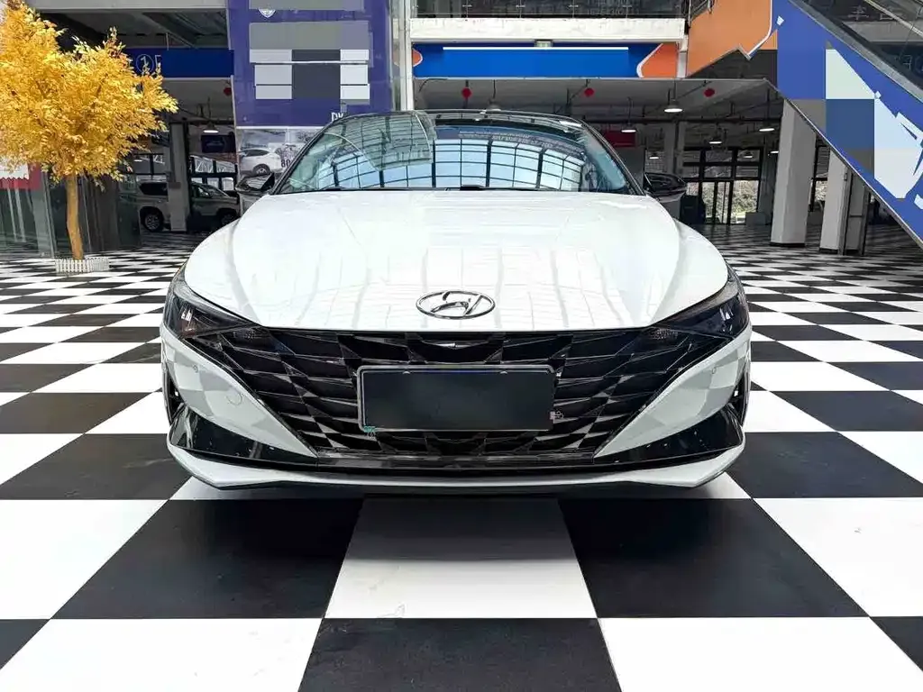 Hyundai Elantra — фото 8