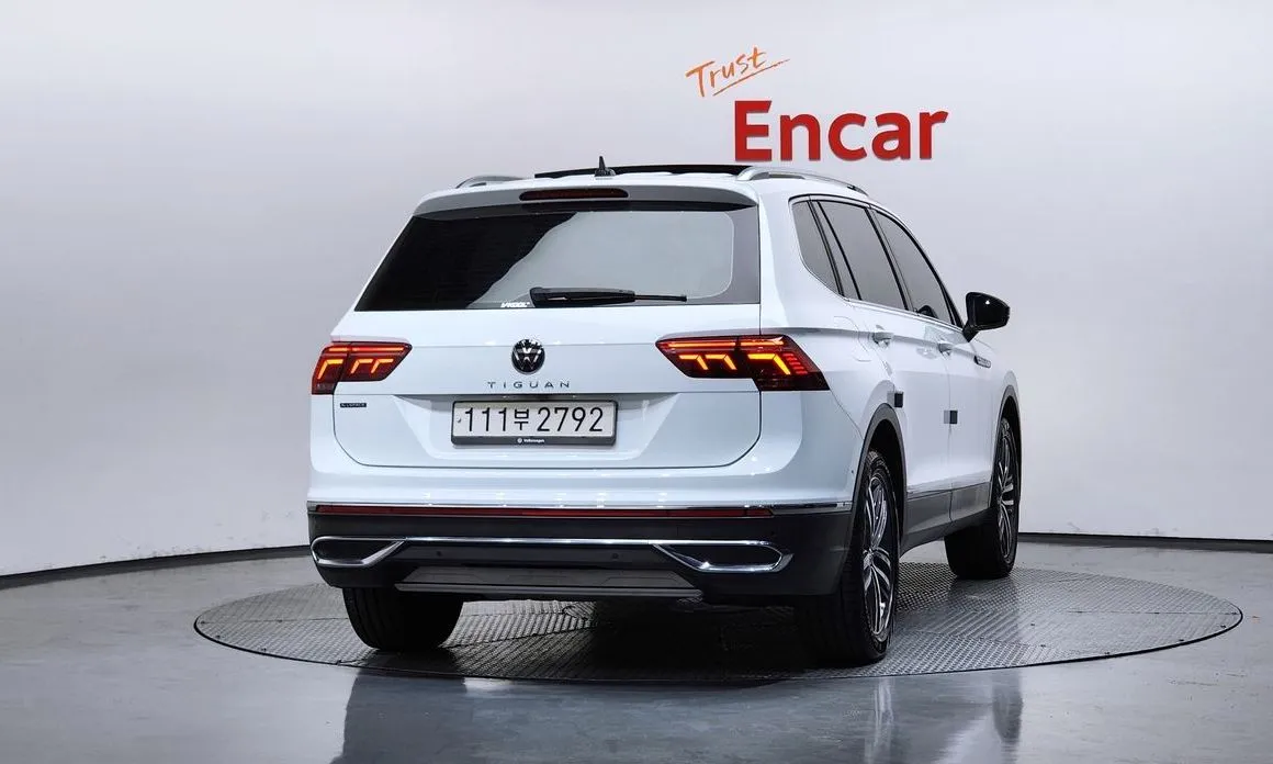 Volkswagen Tiguan — фото 10