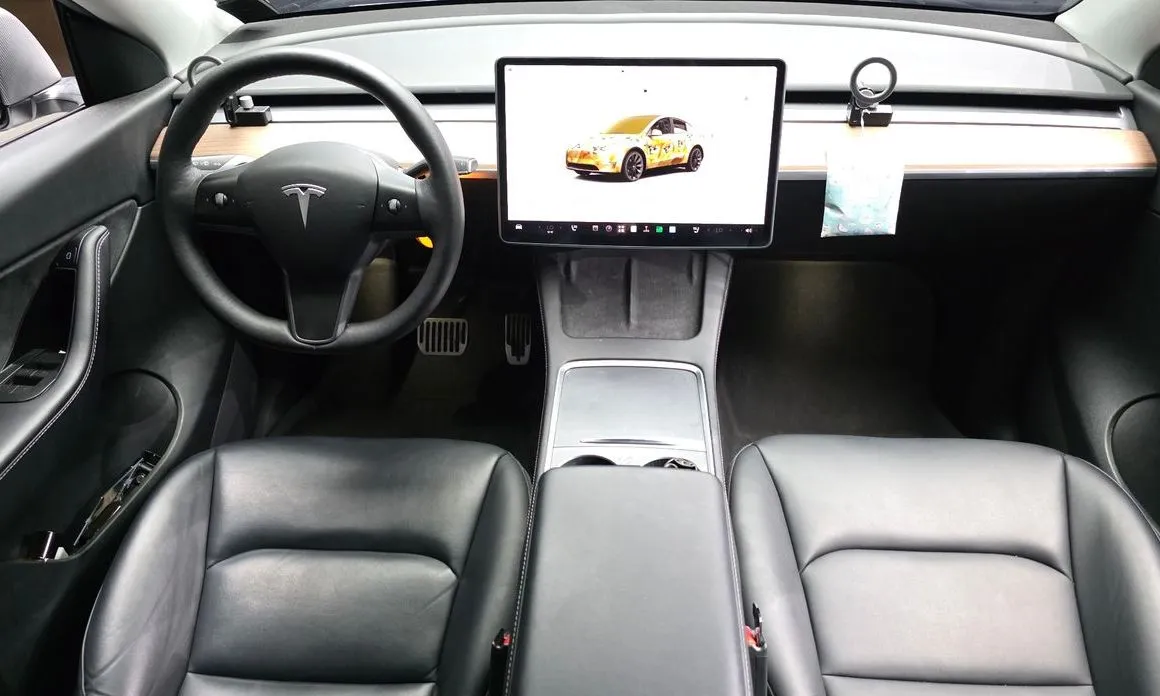 Tesla Model Y — фото 3
