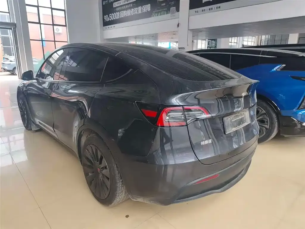 Tesla Model Y — фото 4