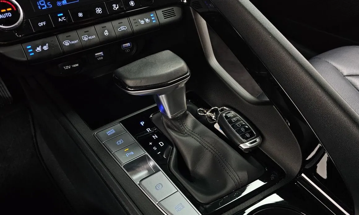 Hyundai AVANTE 2021 из KR, фото 2