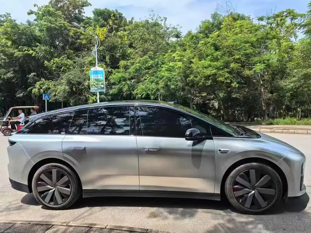 Li Auto i6 — фото 7