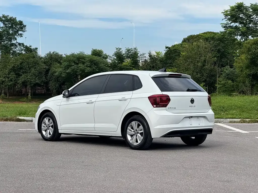 Volkswagen Polo — фото 5