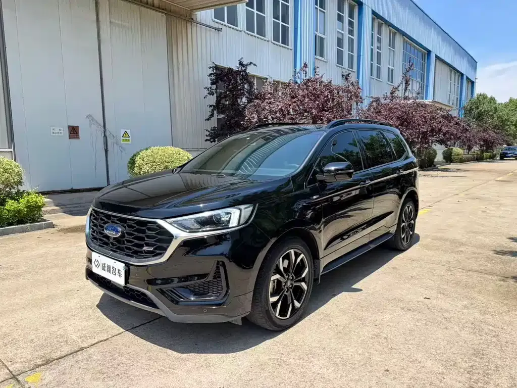 Ford Edge — фото 1