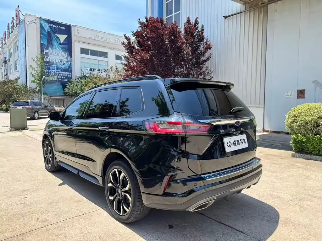 Ford Edge — фото 6