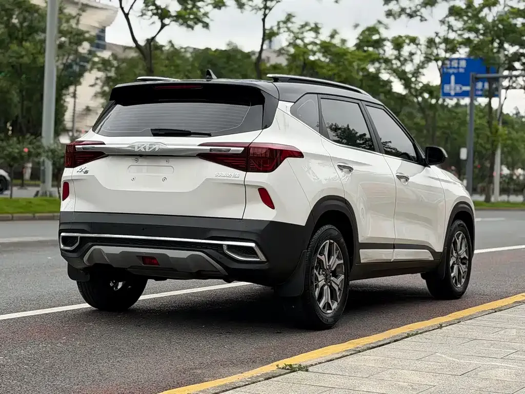 Kia KX3 2022 из CN, фото 2