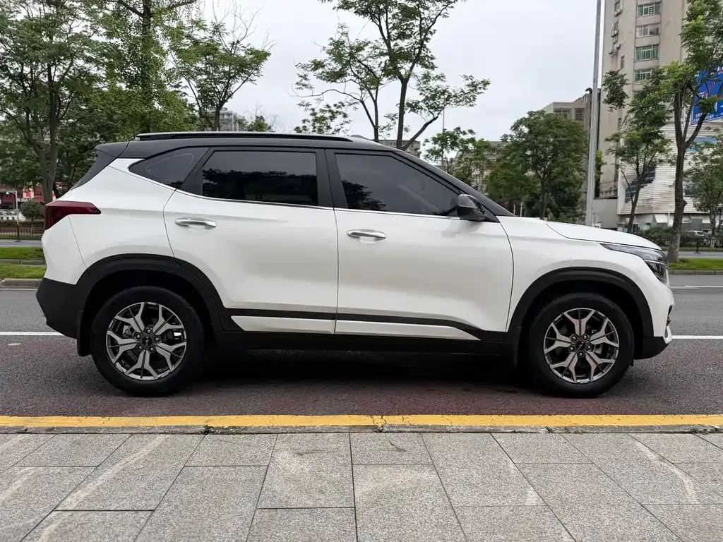 Kia KX3 2022 из CN, фото 10