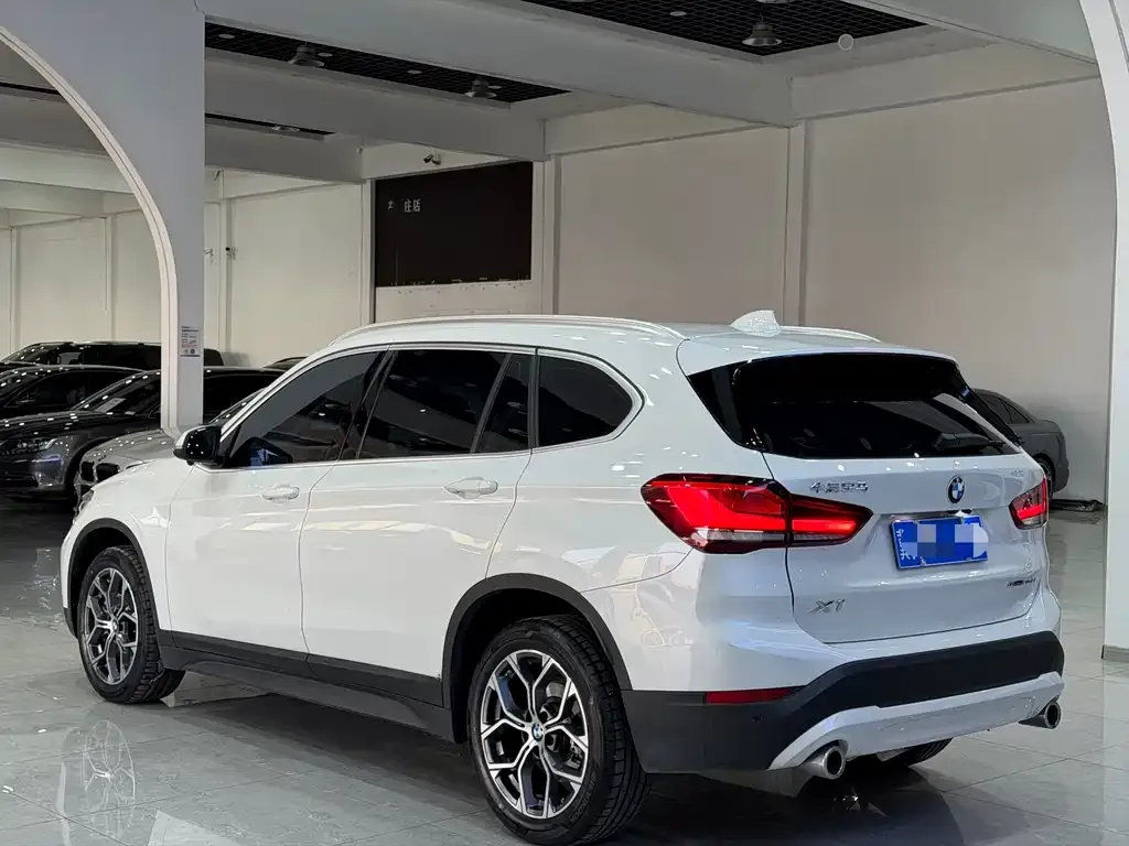 BMW X1 — фото 2