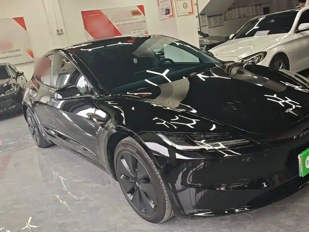 Tesla Model 3 — фото 4
