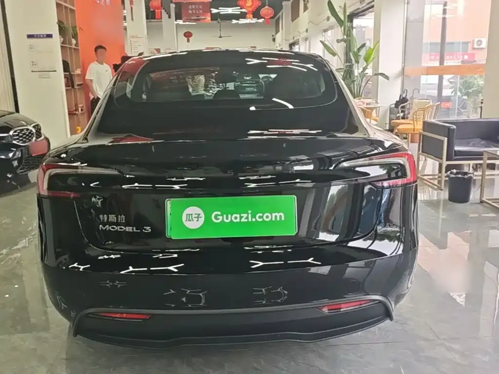 Tesla Model 3 — фото 6