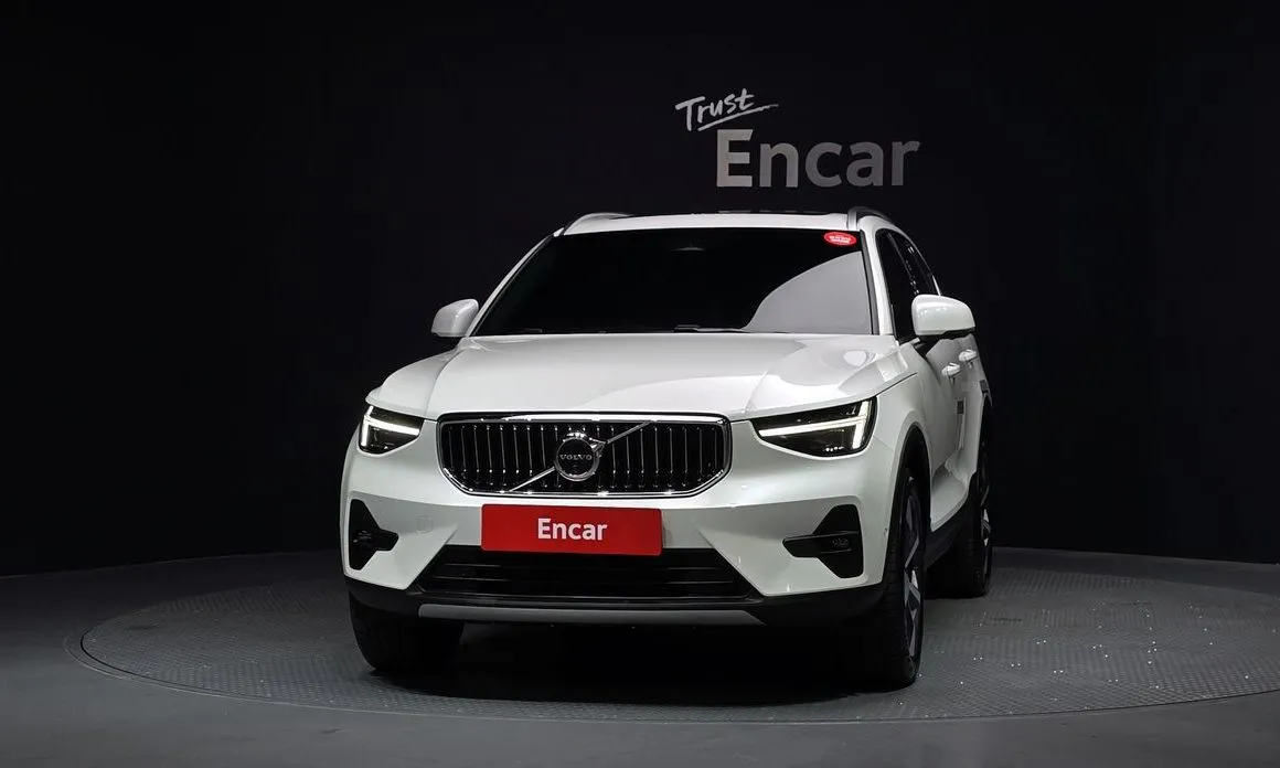 Volvo XC40 — фото 4
