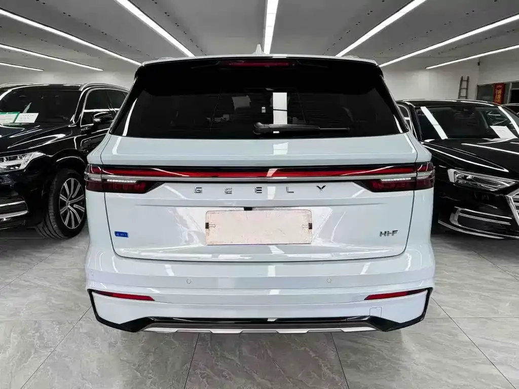 Geely Xingyue L — фото 8