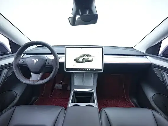 Tesla Model Y — фото 9
