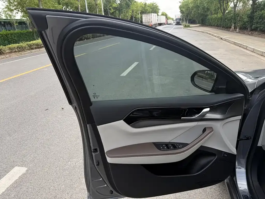 BYD Qin PLUS 2024 из CN, фото 10