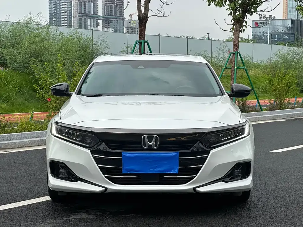 Honda Accord — фото 9