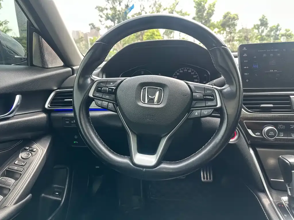 Honda Accord — фото 7
