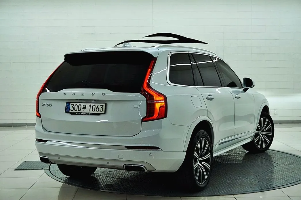 Volvo XC90 — фото 9