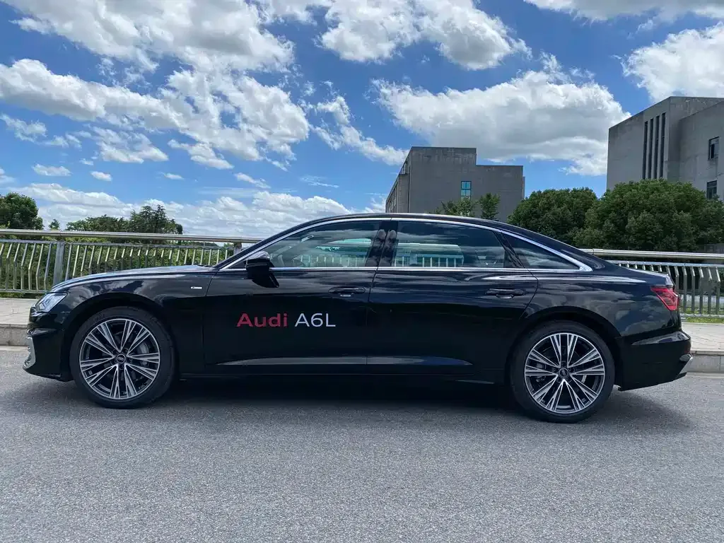 Audi A6L — фото 5