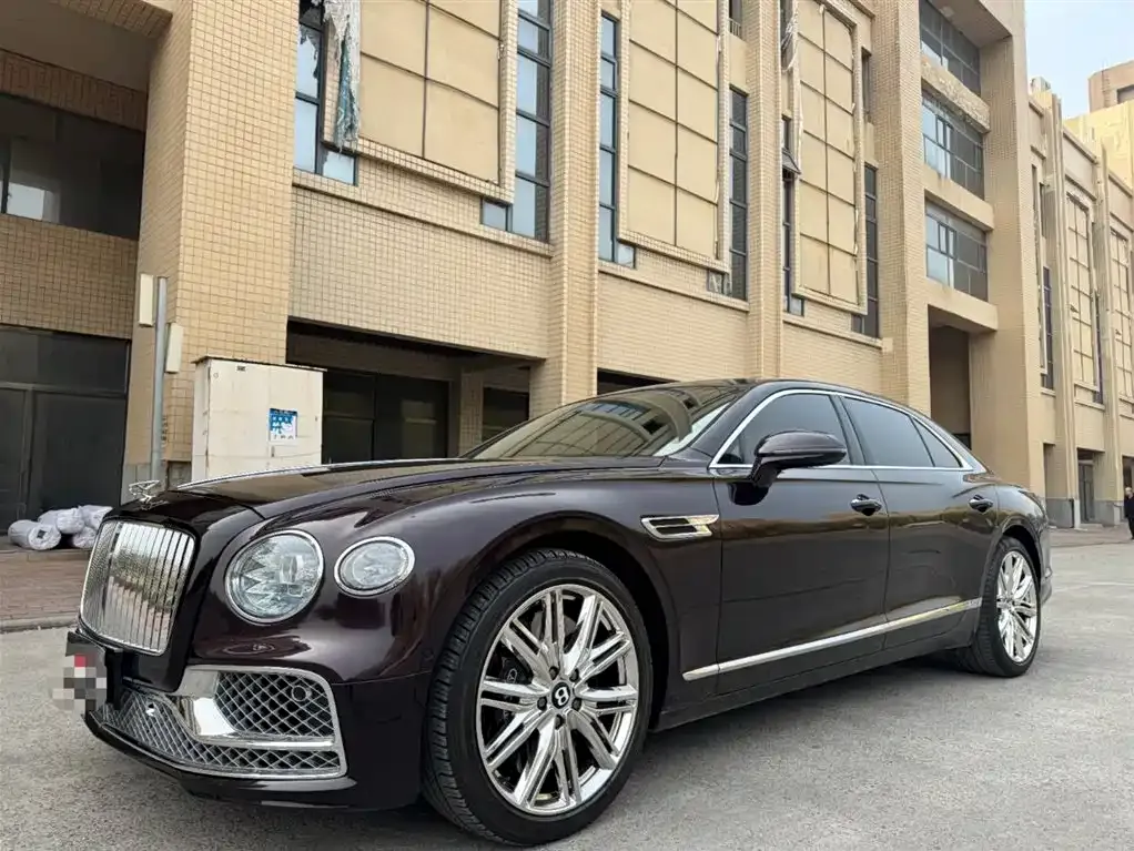 Bentley Flying Spur — фото 1