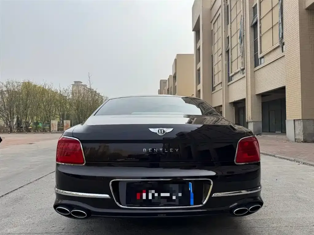 Bentley Flying Spur — фото 2